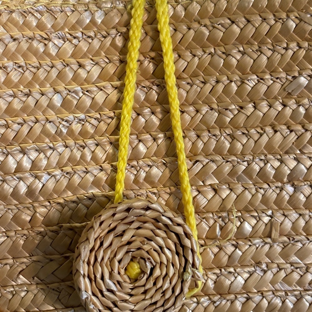 Aragon de Givenchy straw tote & cosmetic pouch - Picture 6 of 9